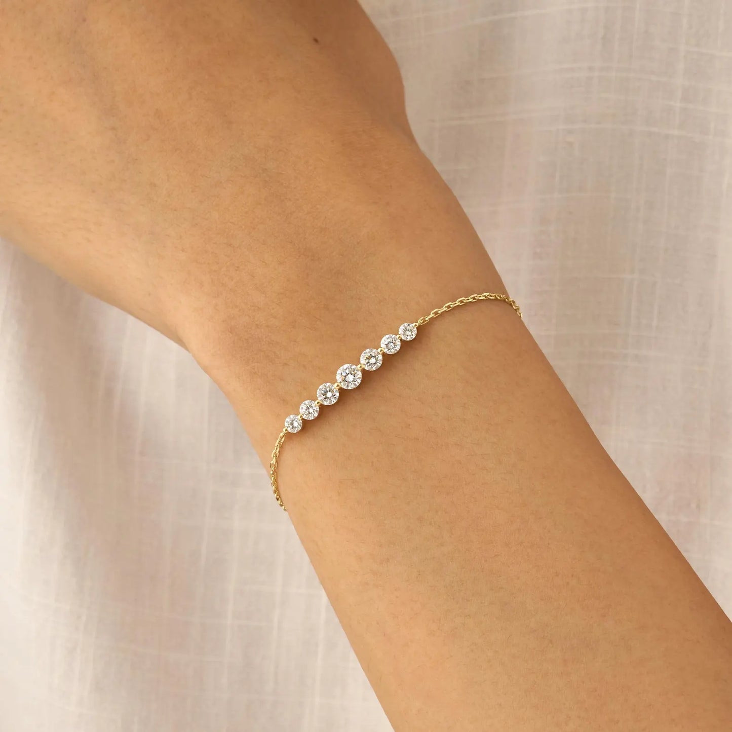 Gemma - Round Gradual Diamond Bracelet